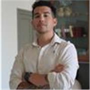 Profesional de marketing con 8 años de experiencia en agencias.