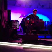 Docente di chitarra moderna, improvvisazione, composizione, armonia, chitarra jazz, Rock, Funk, Pop