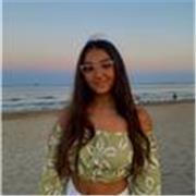 Profesora de Inglés apta para nivel primaria/ESO/Bachillerato, además de otras asignaturas como matemáticas, castellano, etc.