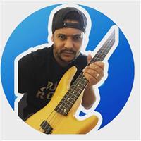 Aulas de teclado, violão, guitarra, ukulele e contrabaixo para jovens e adultos