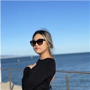 Estudiante de Grado Superior de Marketing y comercio. Ofrezco clases online o presenciales en Osona para alumnos de hasta 1º bat.