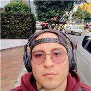 Maestro en Música imparte clases de Piano a personas de todas de todas las edades