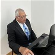 Ingeniero Civil con más de 40 años de experiencia profesional, 20 de ellos como docente universitario