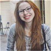 Sono una ragazza italiana, interessata all'insegnamento della lingua italiana per stranieri. Parlo inglese e spagnolo