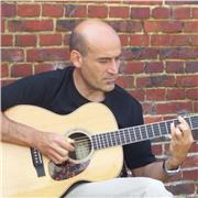 Professeur particulier donne cours de guitare,en présentiel et en visioconférence
