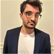 Insegnante di Storia e Filosofia impartisce lezioni di italiano, storia e filosofia