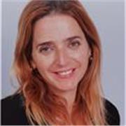 Profesora de Lengua y Literatura, además de Oratoria y redacción y escritura para todos los niveles educativos.