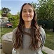 Étudiante en droit, ayant fait une prépa iep. J’ai fait les spécialités Ses, HGGSP et HLP au lycée ainsi que l’option droit. 
