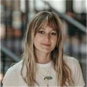 Prof en design diplômée de l'école des gobelins Paris, aide les étudiants dans leurs projets en ligne ou à domicile