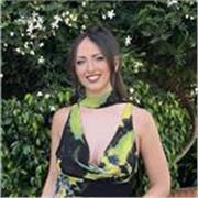 Solo hablo español por lo que si realmente quieres aprender este idioma, soy la profesora perfecta