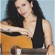 ¡Te ayudo a descubrir tu voz y a escribir las canciones que siempre soñaste!