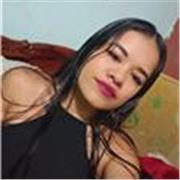Estudiante de contaduría pública da clases de matemáticas a niños de primaria y bachillerato