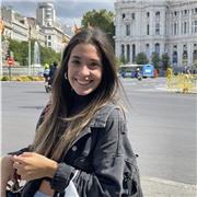 Estudiante de magisterio imparte clases para todos los niveles de educación primaria