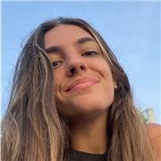 Estudiante que imparte clases de matemáticas, lengua, inglés, geografía y biología a niños de primario y ayuda con los deberes