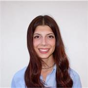 Esperta in comunicazione e media digitali, con laurea magistrale e anni di esperienza, offre lezioni online per ragazzi e adulti
