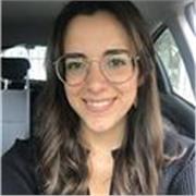 laureata in scienze dell'Educazione, Diploma di liceo scientifico, Certificato C2 inglese