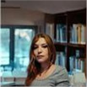 Insegnante di italiano madrelingua. Lavoro con bambini e adulti, italiani e stranieri, creando percorsi efficaci e su misura.