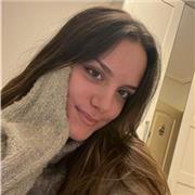 Profesora de repaso y apoyo en las tareas escolares