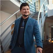 Ich unterrichte Deutsch und Russisch als Fremdsprache :)