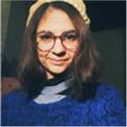 Profesor de habla española da clases de español a todas las edades