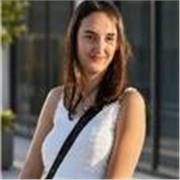 Soy estudiante universitaria con experiencia en cuidado de niños y apoyo escolar 