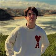 Élève en terminale au lycée Louis-le-Grand, je propose des cours particuliers destinés aux collégiens souhaitant progresser. 