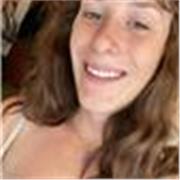 Profesora de apoyo imparte clases económicas, de rápido aprendizaje adaptándose al alumno