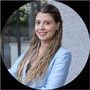 Profesional con experiencia dando clases en la universidad