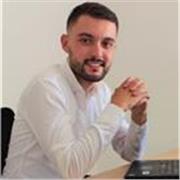 Prof à domicile. Passionné par l'informatique dès ma tendre enfance. Je serais ravi de vous transmettre ma passion.