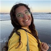 Estudiante avanzada de Letras en la UNLP (advanced Literature student in the National University of La Plata)