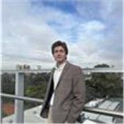 Licenciado en Ciencias Políticas, Especialista en Políticas Públicas