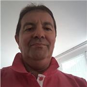 Italienischer Muttersprachler! Ich habe mein Studium abgeschlossen, bin jetzt im Ruhestand und lebe seit10 Jahren hier in Salzburg