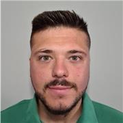 Piloto, ingeniero, profesor de inglés apto para todos los niveles.