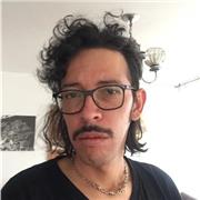 Maestro en música con énfasis en producción musical ofrece clases y sesiones de producción musical