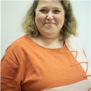 Trabajo de niñera-ayuda con los deberes