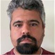 Soy una persona paciente y comprometida con el aprendizaje de cada estudiante. Me gusta explicar la matemática de forma clara y se