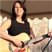 Prof de musique diplômée avec 25 ans d'expérience donne cours de piano et guitare à domicile à Clamecy 58500 et environs .
