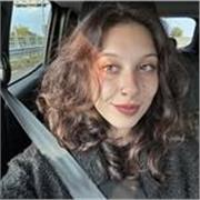 offro lezioni private e creative per riuscire a far trovare a bimbi il proprio metodo di comprensione e studio.