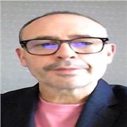 Profesor de canto y especialista en reeducación vocal