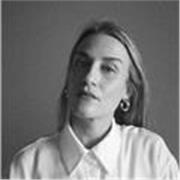 Mis especialidades: Lengua Castellana y Literatura y también la Comunicación (Licenciada en Periodismo). 