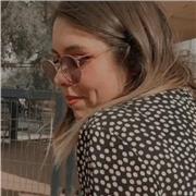 Profesora de inglés de básica y media especializada en clases online