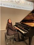 Profesora de iniciación a la música. Profesora de piano y de lenguaje, todo tipo de edades, experiencia con niños