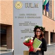 Specialista della comunicazione e del marketing impartisce lezioni di italiano, storia, geografia e spagnolo