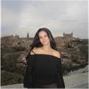 Me considero una persona alegre, divertida y trabajadora. Me gustaría cuidar de niños o también podría dar clases de inglés.