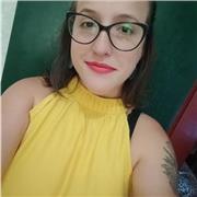 Professora de Sociologia, com experiência de ensino remoto, e bacharel em Direito