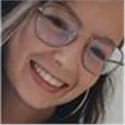 Étudiante en psychologie pouvant aider aux révisions et aux devoirs 