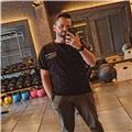 Fitness ve plates eğitmeniyim. Özellikle zayıflamak ve kas almak isteyenler için ileri seviye hizmet vermekteyim.
