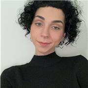 Hola! soy Dana, profesora de español para estudiantes de diversas culturas y edades.