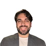 Docente di inglese impartisce lezioni di lingua e conversazione ad adulti e studenti delle scuole pubbliche/private