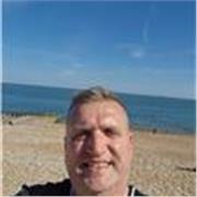 I motivate and teach sports training to people who want to change their lives. We run and exercise in nature. Don't sit, move